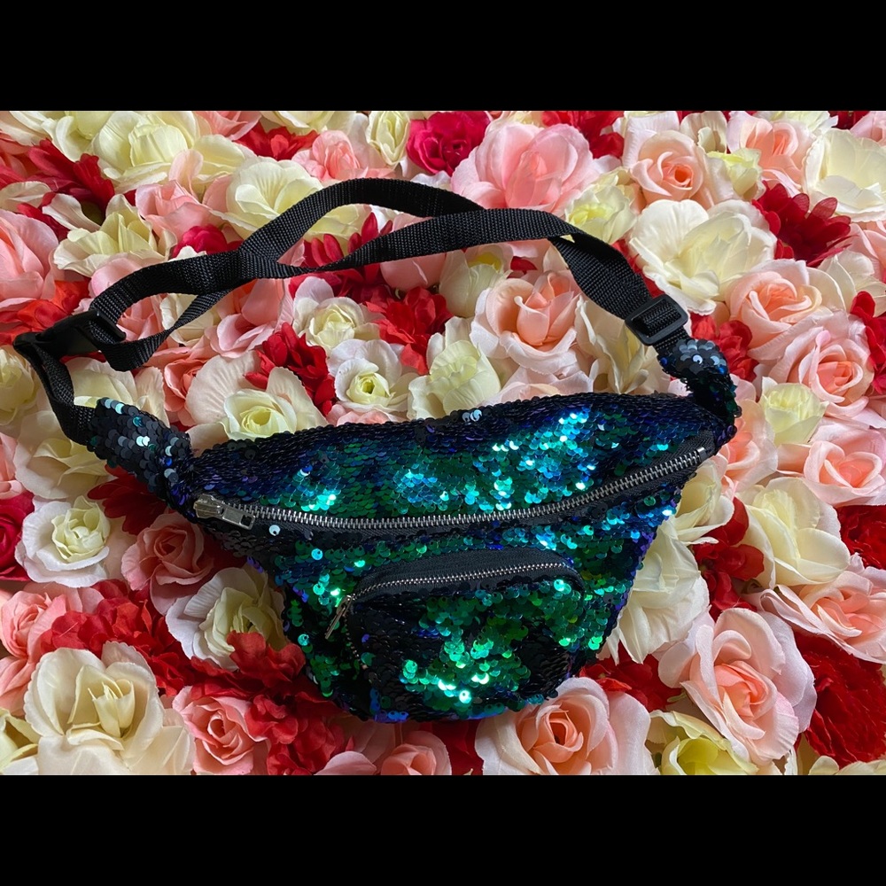 ¡NEW! Sequin Reversible Fanny Pack